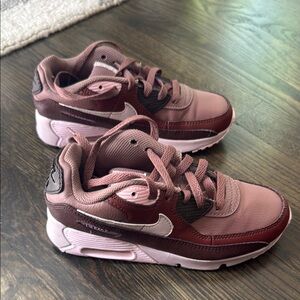 Nike kids rose color Air Max 90